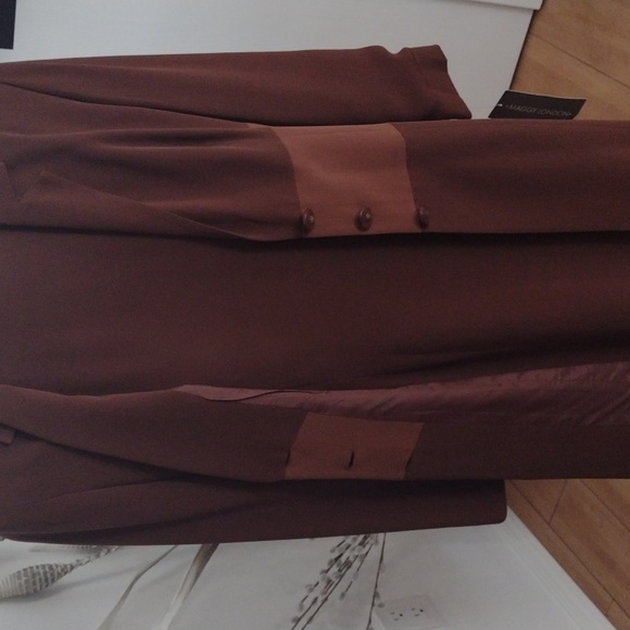 100% Silk MAGGY LONDON two piece suit size 8 - Picture 5 of 10